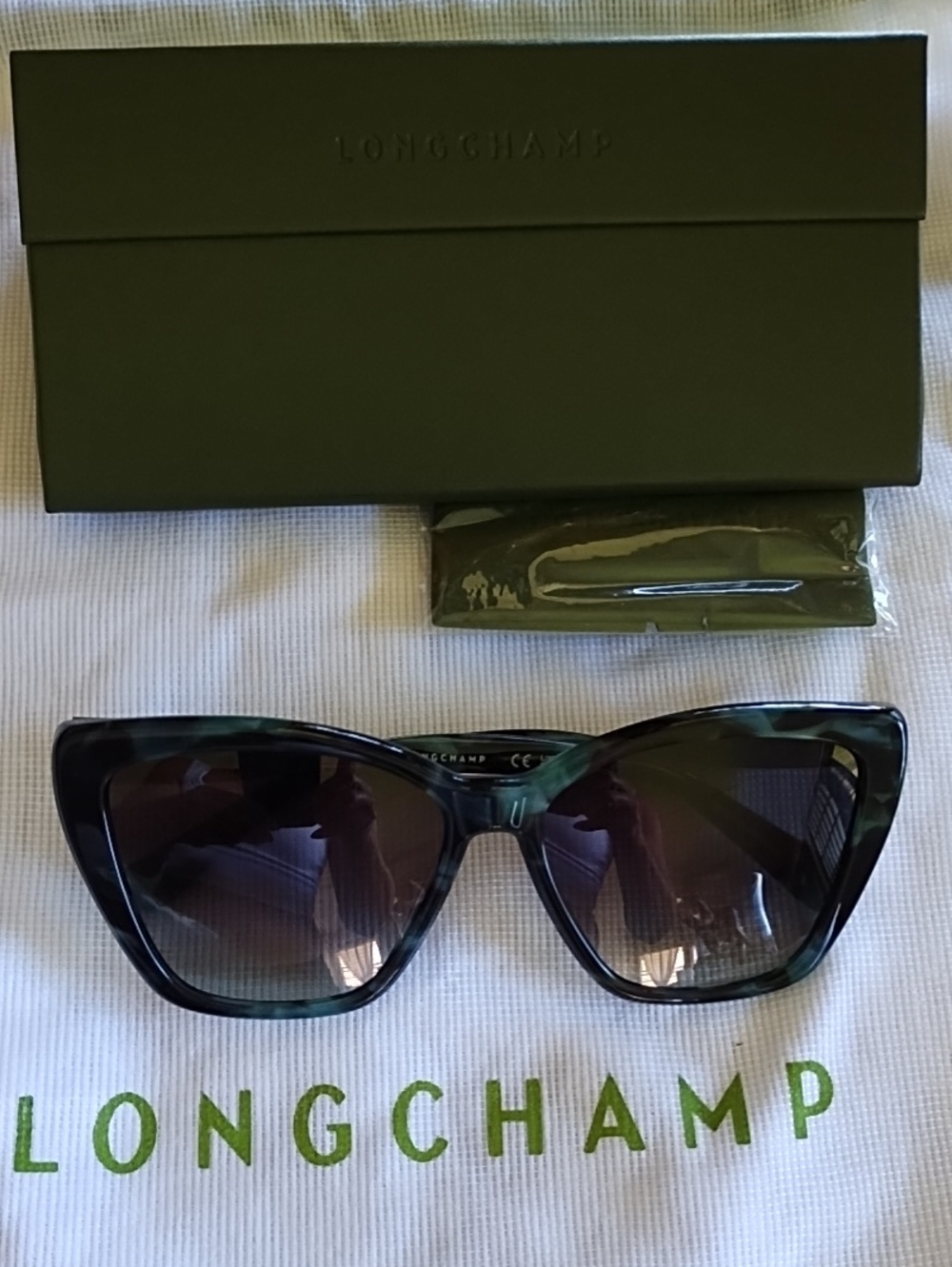 Longchamp Green Tortoiseshell Cat-Eye Sunglasses with Gradient Lenses